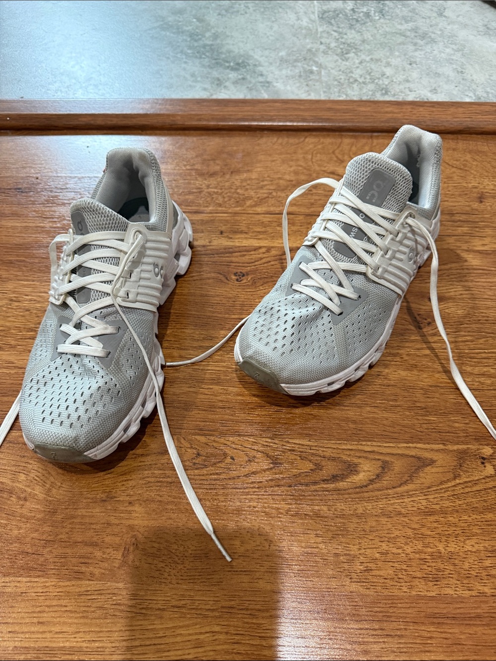 Lightweight White Running Shoes - Picture 6 of 6